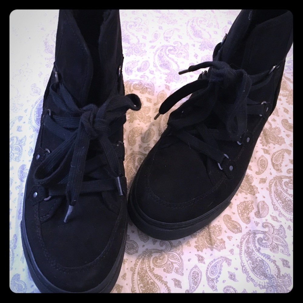 Guess high top shoes, lace up, suede-like 7.5
